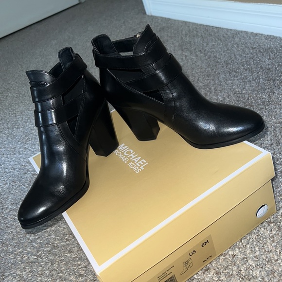 Michael Kors leather booties - Picture 8 of 8